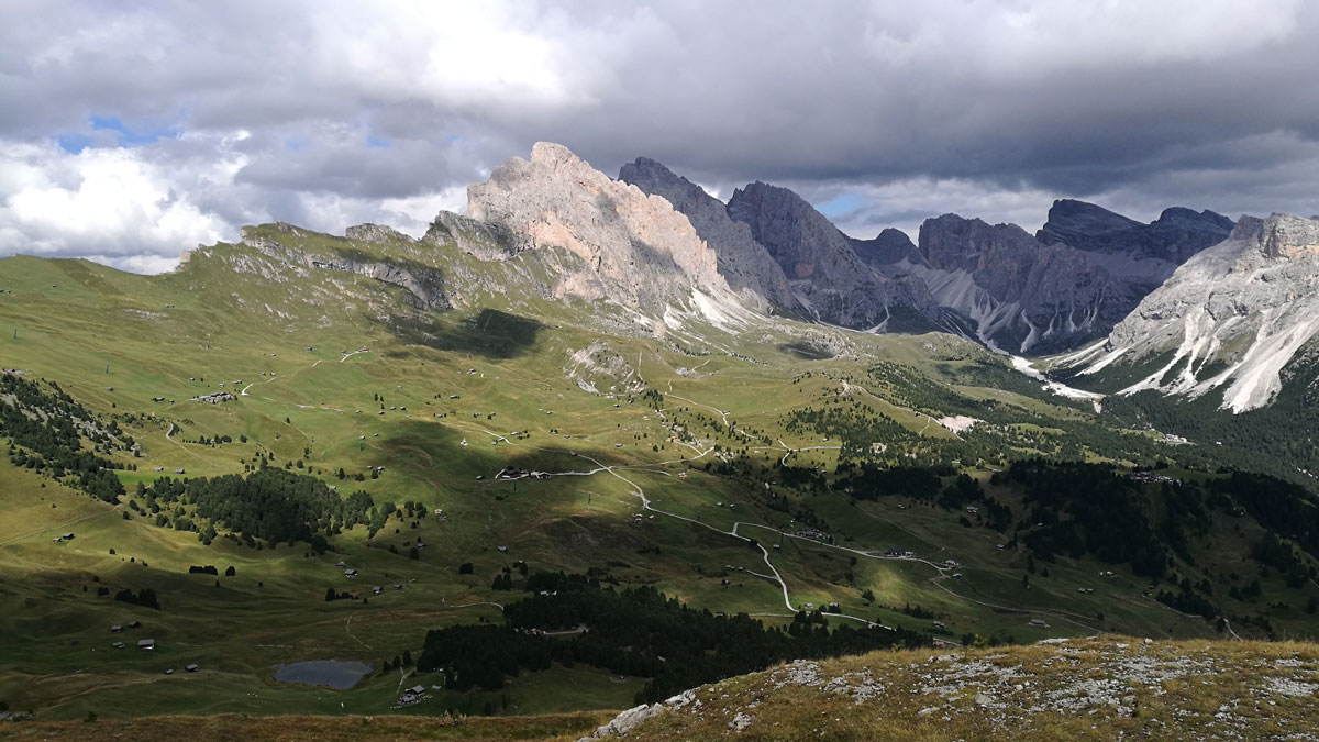 Výhľad z Monte Pic smerom na Gruppo delle Odle